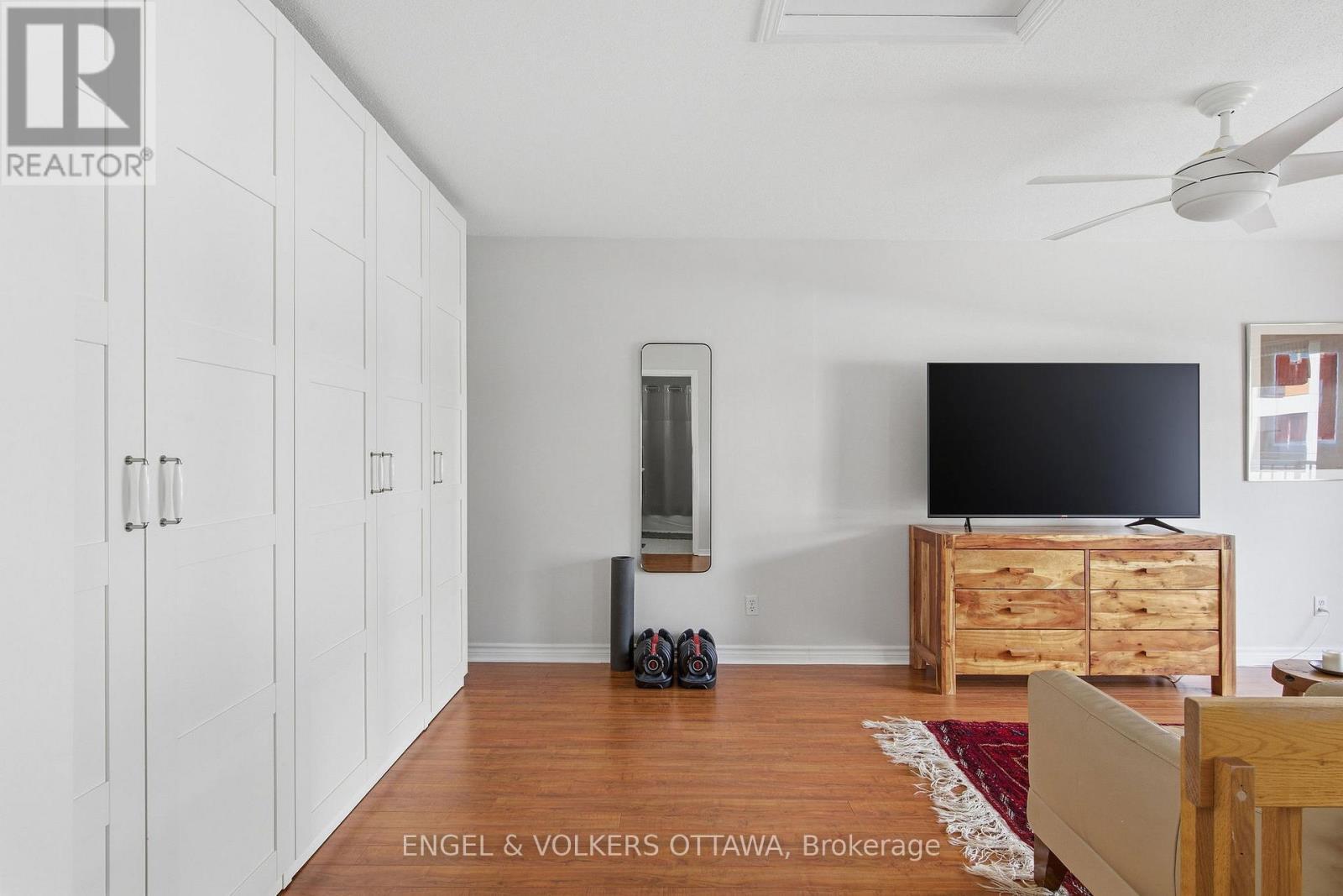 150 Forward Avenue, Ottawa, ON - Indoor