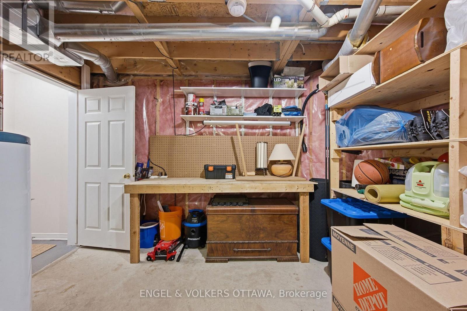 150 Forward Avenue, Ottawa, ON - Indoor