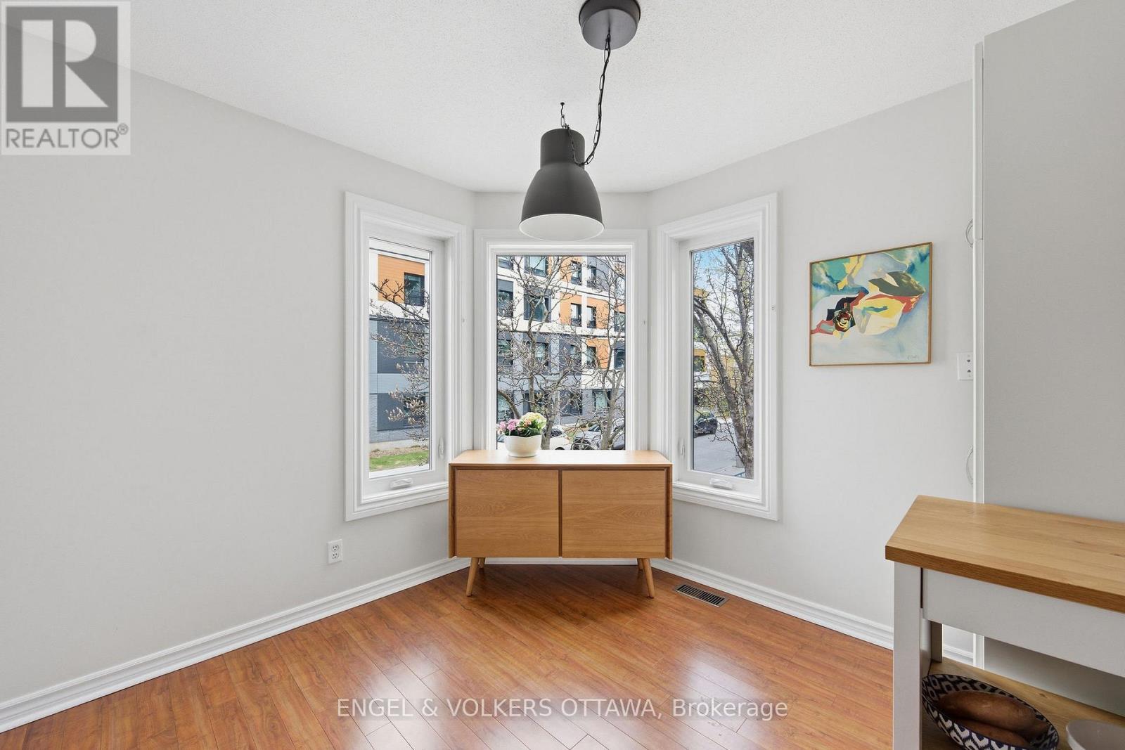 150 Forward Avenue, Ottawa, ON - Indoor Photo Showing Other Room