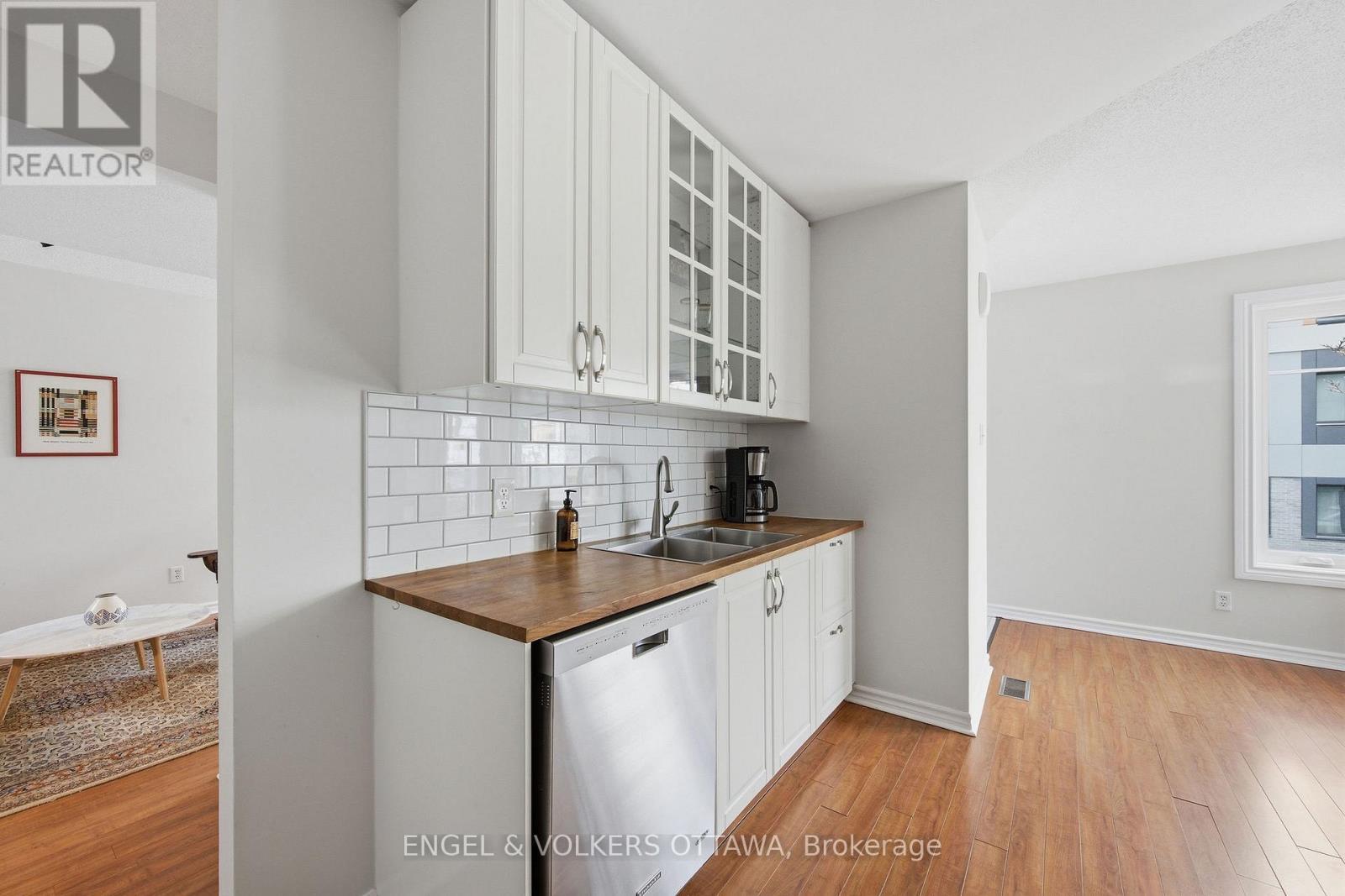 150 Forward Avenue, Ottawa, ON - Indoor Photo Showing Kitchen With Double Sink