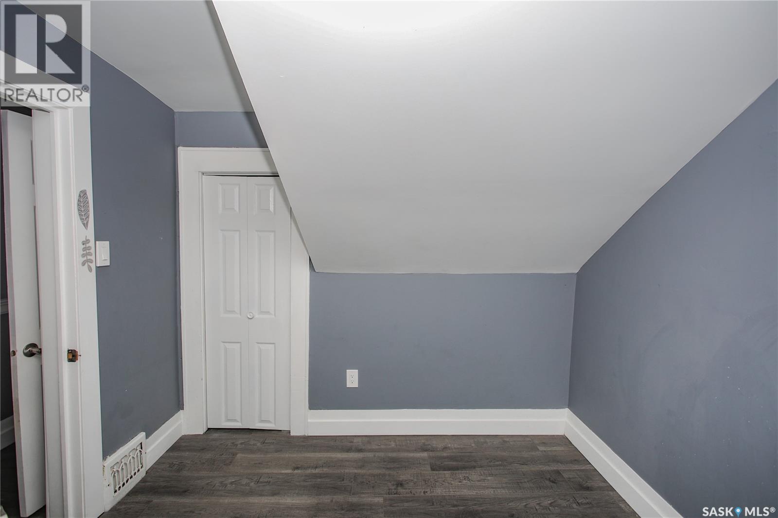 917 6Th Avenue N, Saskatoon, SK - Indoor Photo Showing Other Room