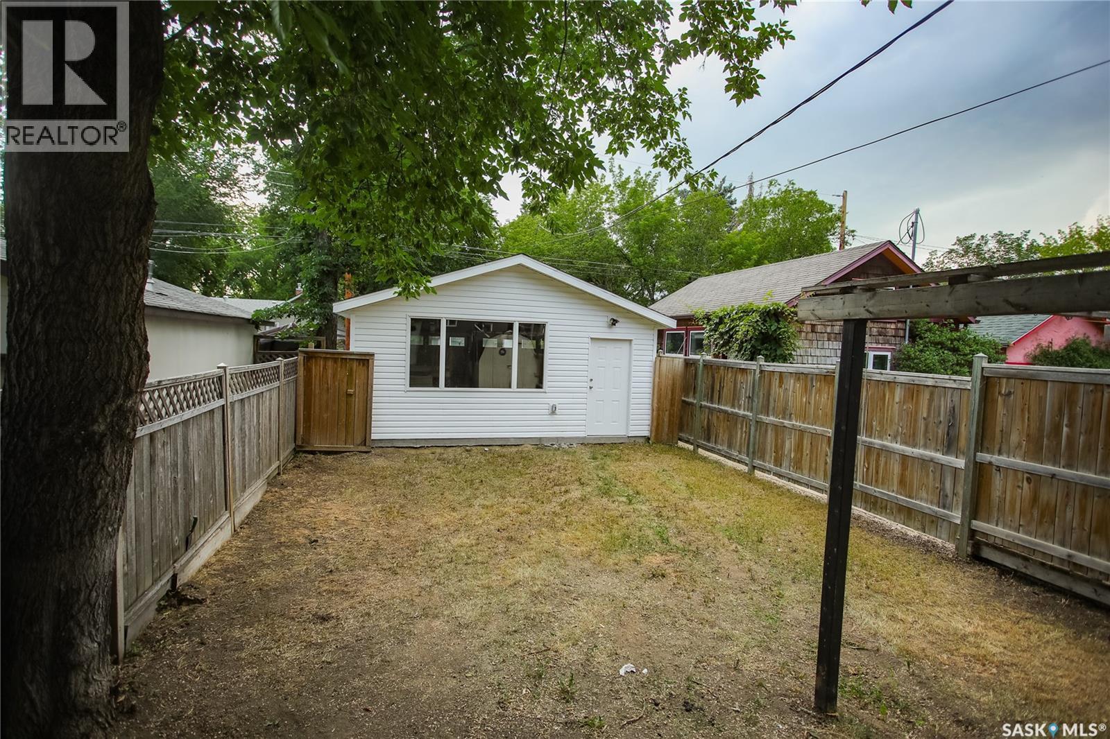 917 6Th Avenue N, Saskatoon, SK - Outdoor