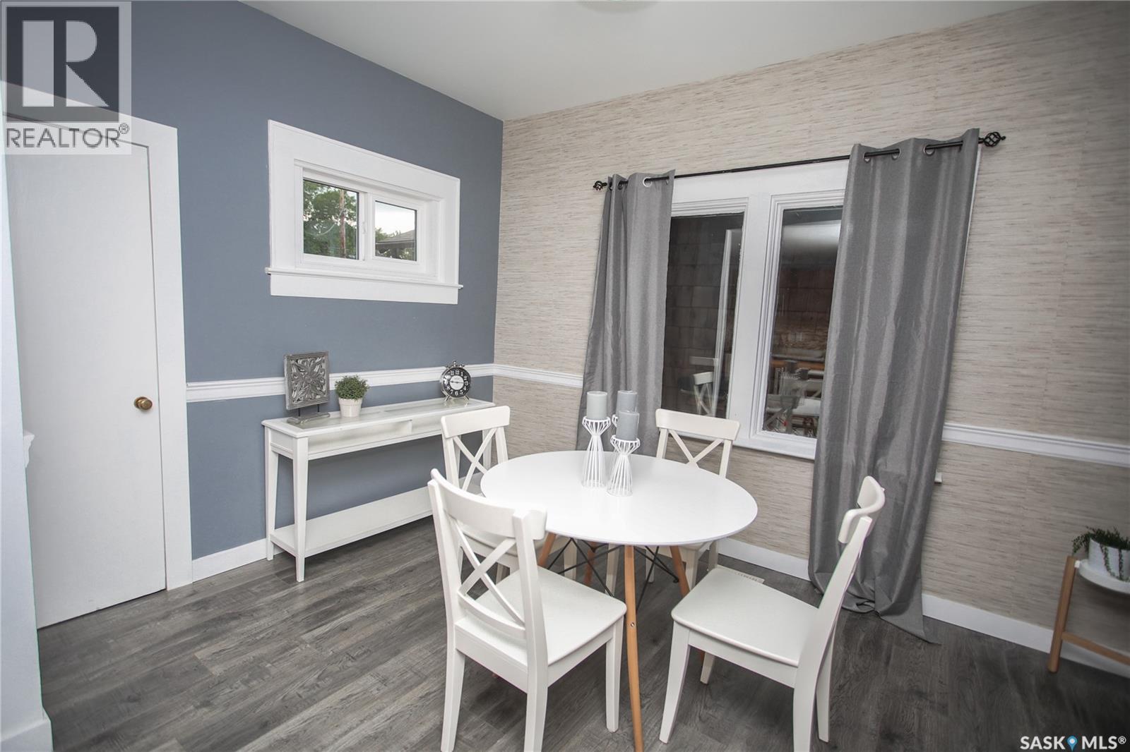 917 6Th Avenue N, Saskatoon, SK - Indoor Photo Showing Dining Room