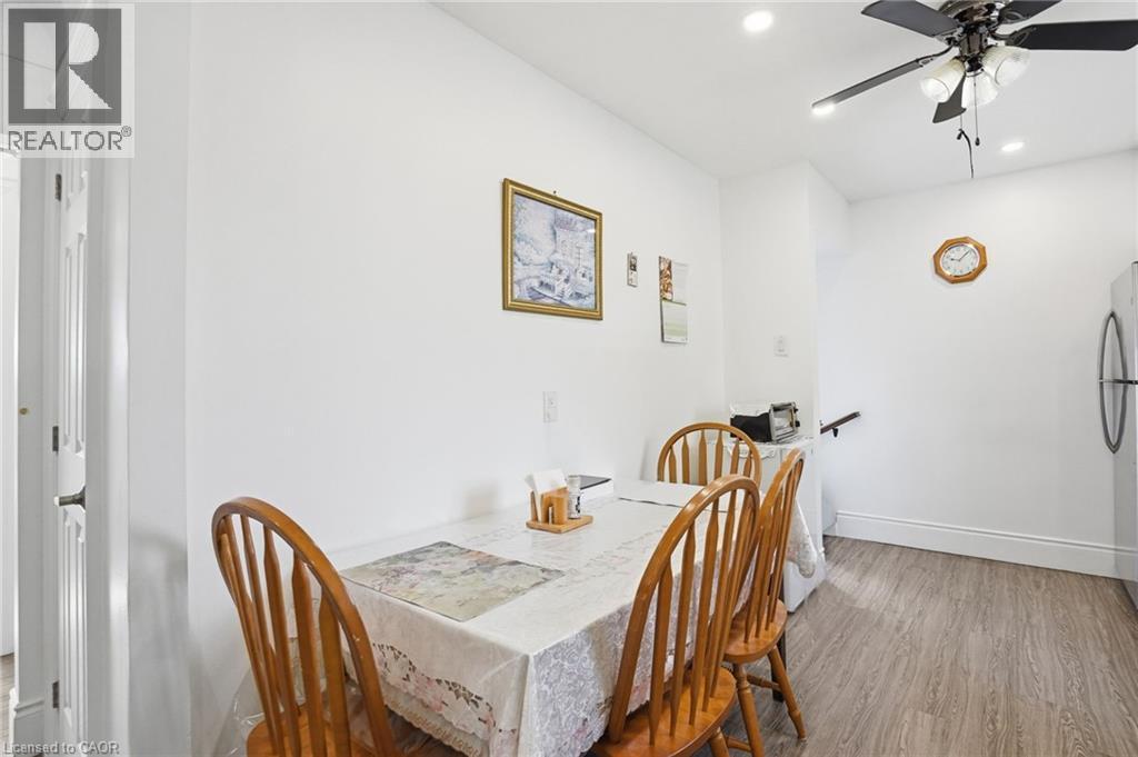 249 West 18Th Street, Hamilton, ON - Indoor Photo Showing Dining Room
