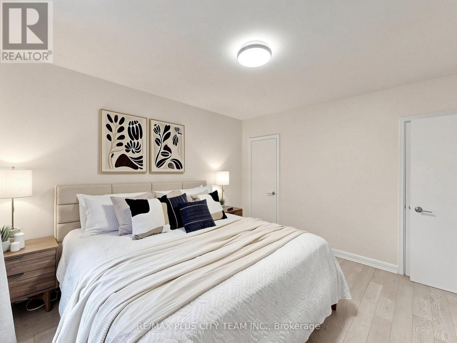 260 Renforth Drive, Toronto, ON - Indoor Photo Showing Bedroom