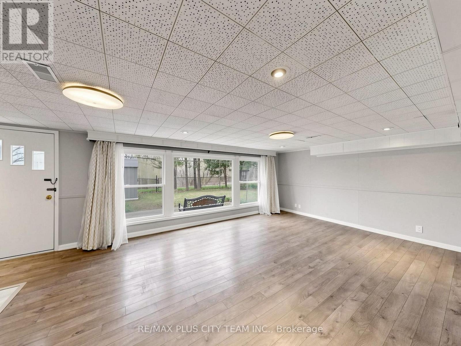 260 Renforth Drive, Toronto, ON - Indoor Photo Showing Other Room