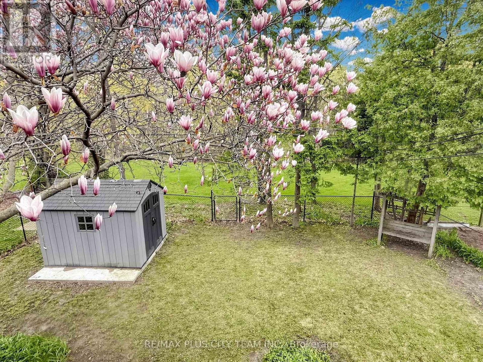 260 Renforth Drive, Toronto, ON - Outdoor