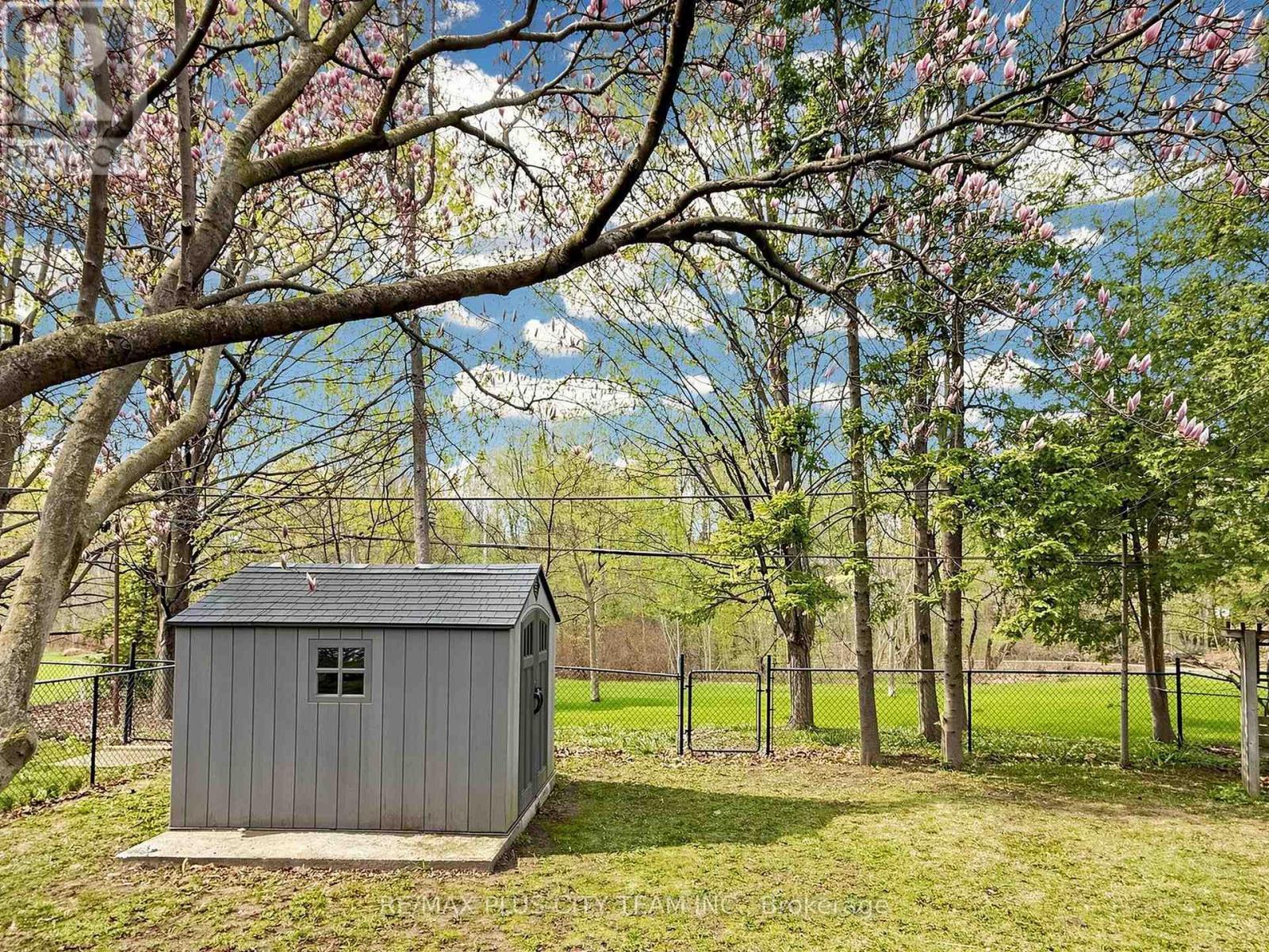 260 Renforth Drive, Toronto, ON - Outdoor