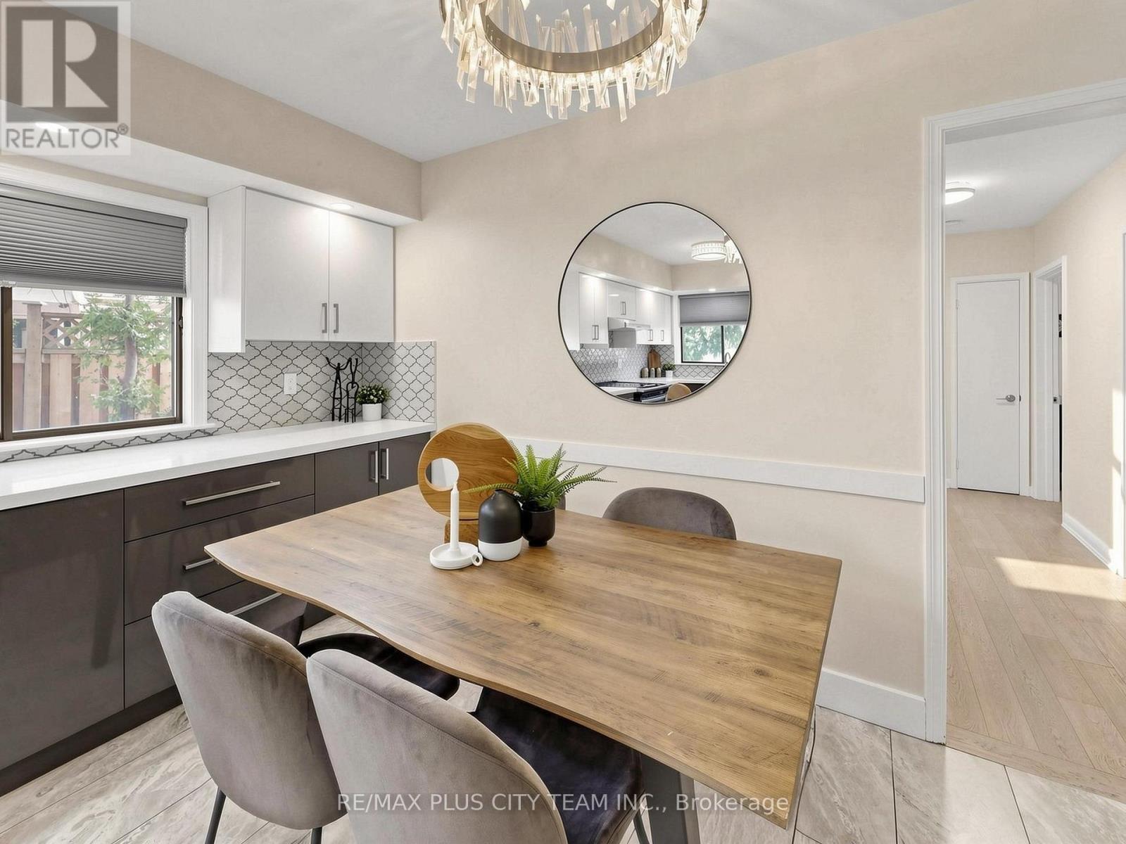 260 Renforth Drive, Toronto, ON - Indoor Photo Showing Dining Room