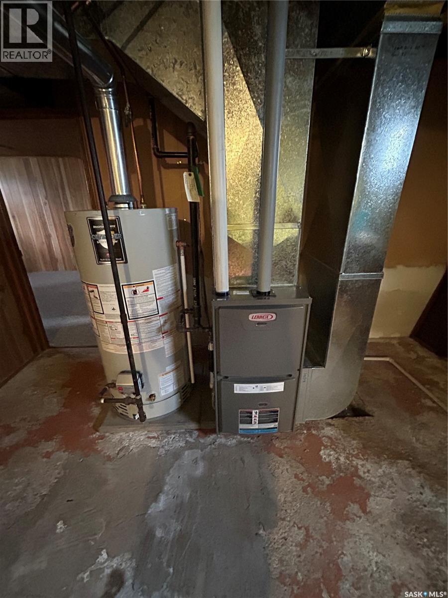 260 Duncan Road, Estevan, SK - Indoor Photo Showing Basement