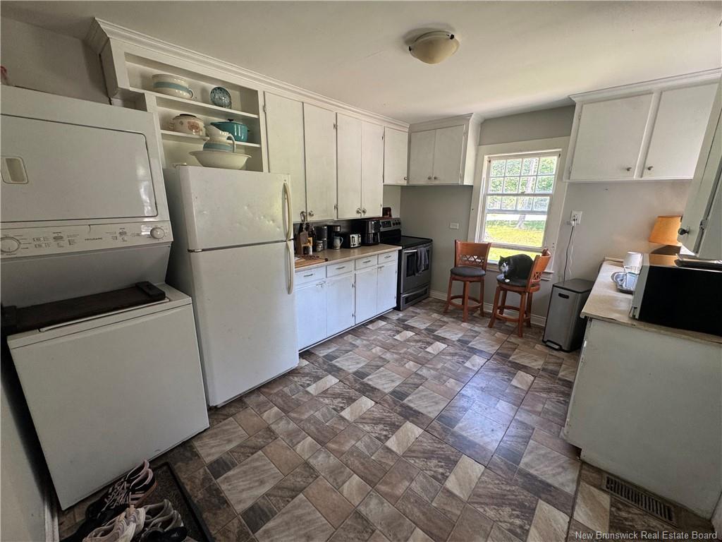 16 Clark Rd, Rothesay, NB