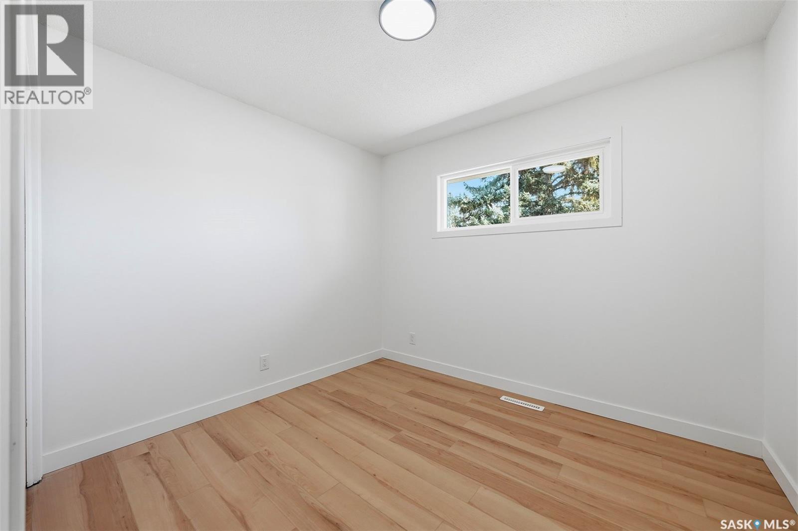 1310 East Centre, Saskatoon, SK - Indoor Photo Showing Other Room