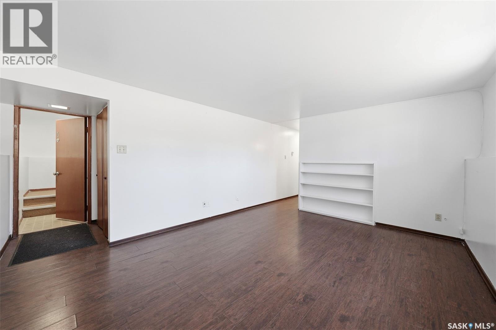 1310 East Centre, Saskatoon, SK - Indoor Photo Showing Other Room