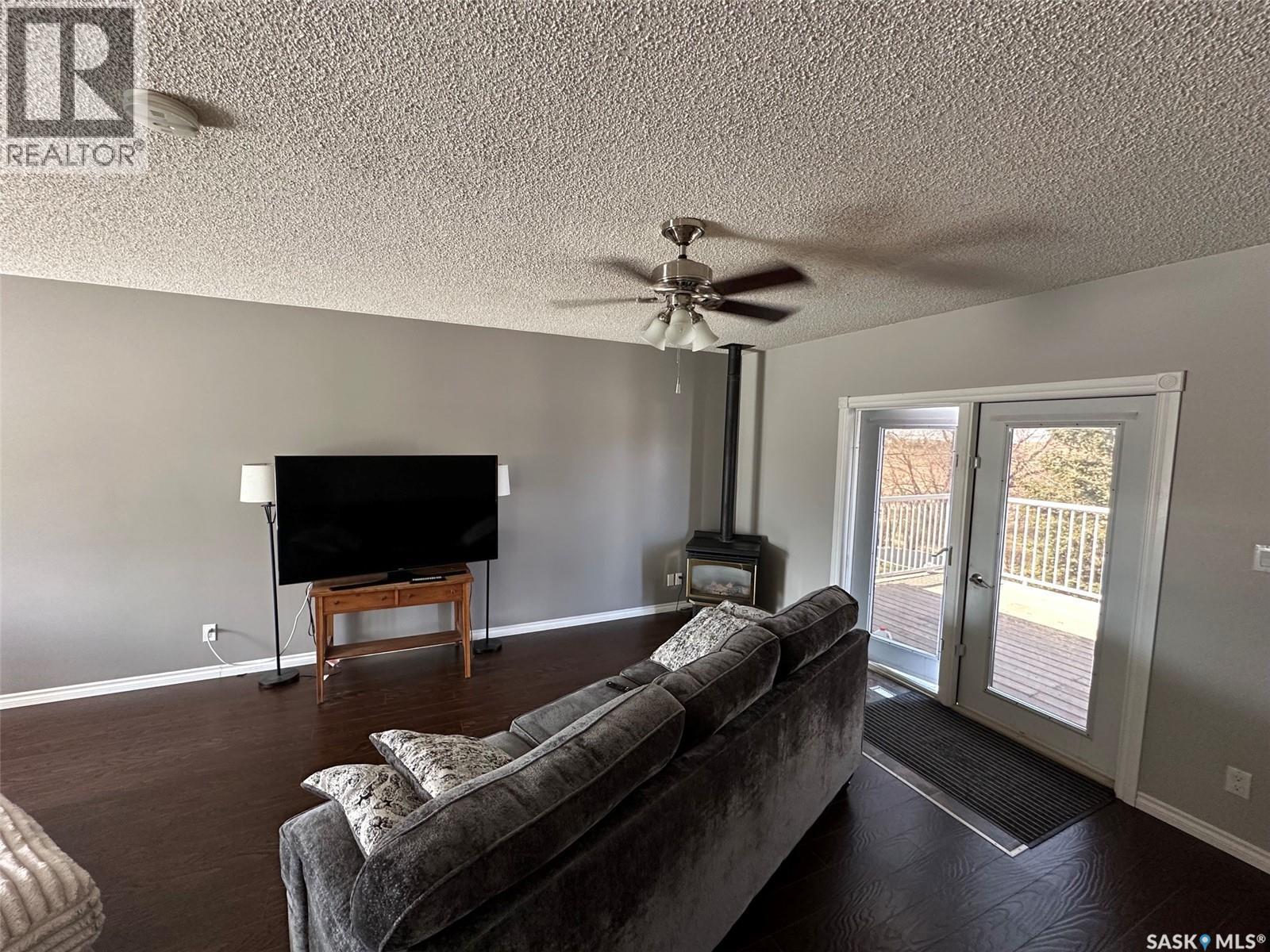 1114 Herbert Avenue, Herbert, SK - Indoor
