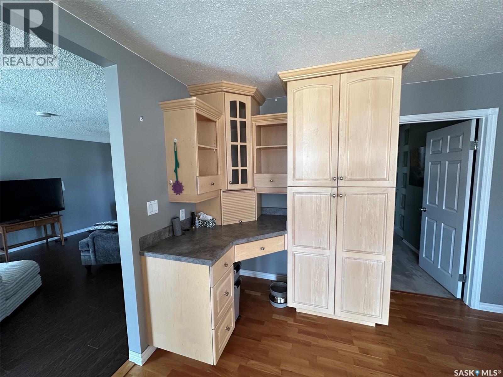 1114 Herbert Avenue, Herbert, SK - Indoor