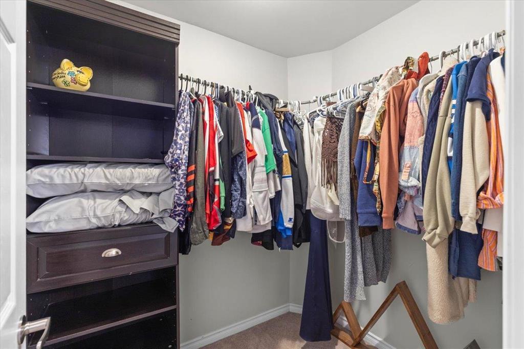 Walk-in closet - 278 Laxdal Road, Winnipeg, MB - Indoor With Storage