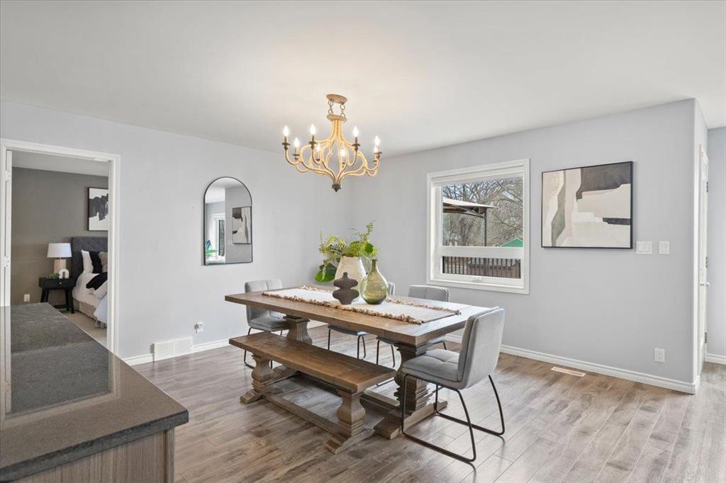 278 Laxdal Road, Winnipeg, MB - Indoor Photo Showing Dining Room