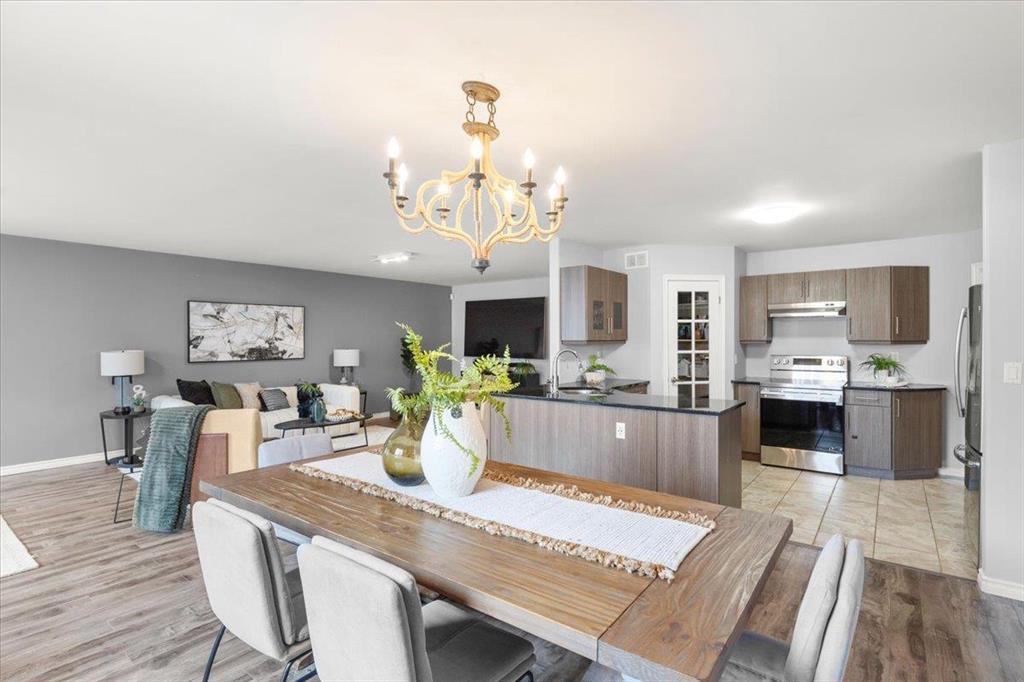 Perfect dining space for entertaining - 278 Laxdal Road, Winnipeg, MB - Indoor