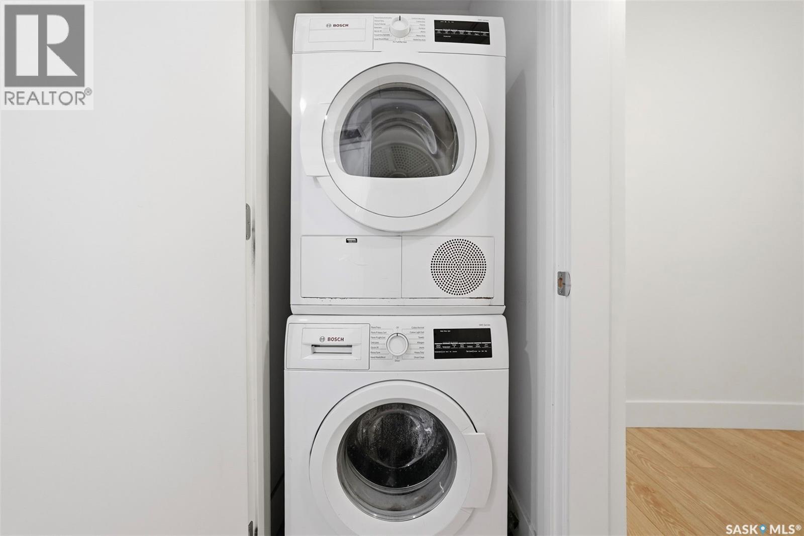 204 409 B Avenue S, Saskatoon, SK - Indoor Photo Showing Laundry Room