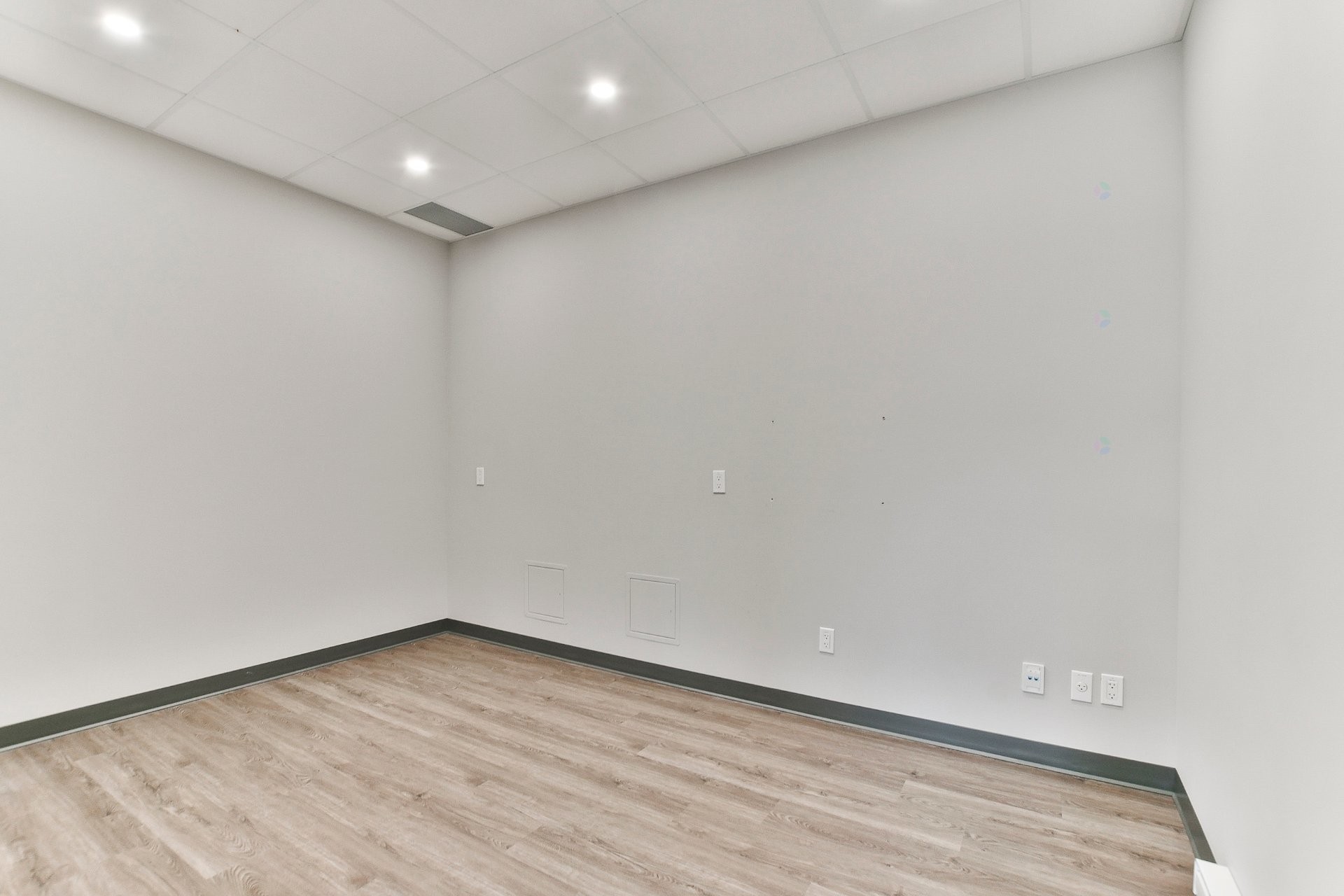 Office - 201-3305 Av. De La Gare, Mascouche, QC - Indoor Photo Showing Other Room