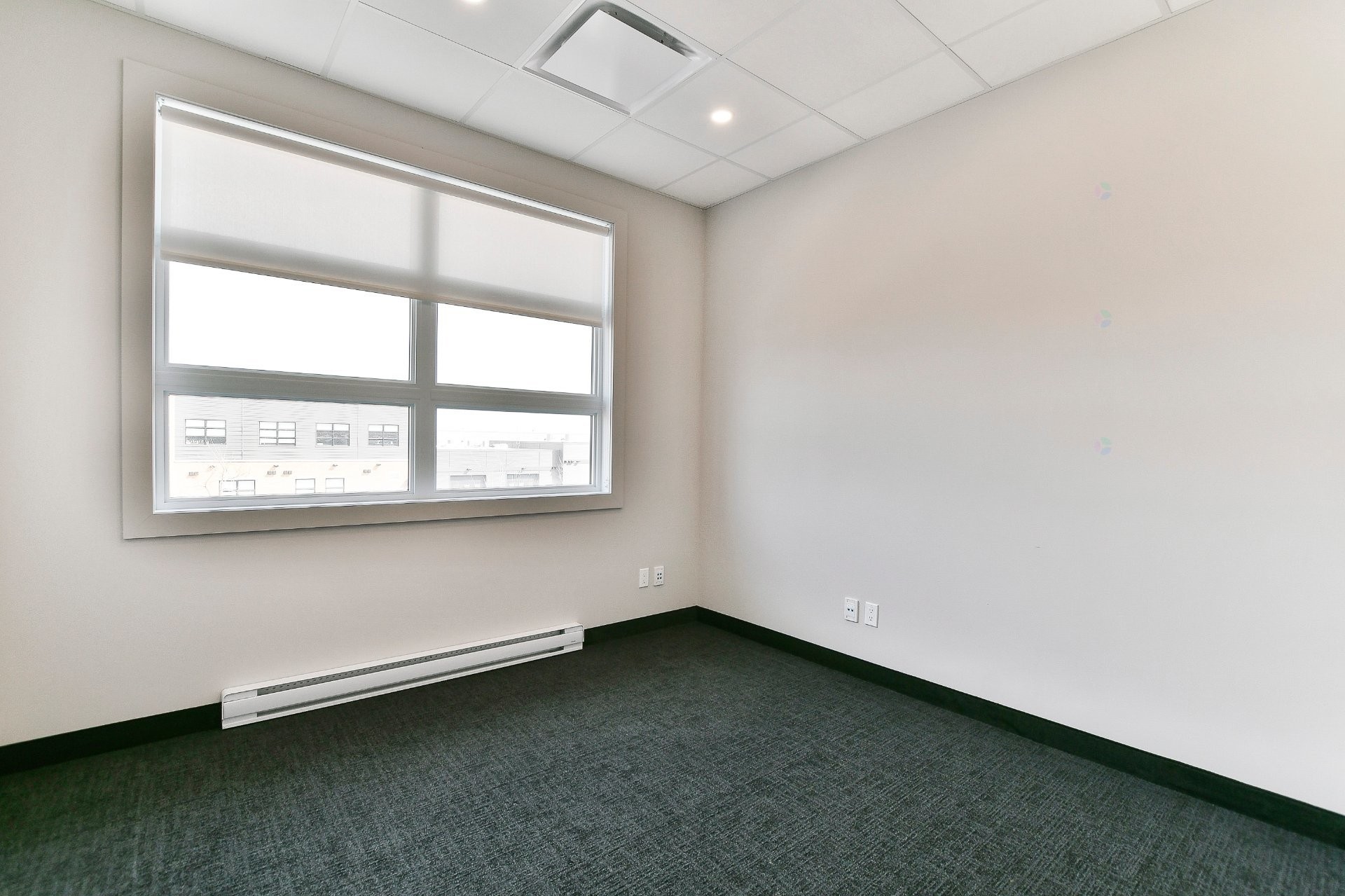 Office - 201-3305 Av. De La Gare, Mascouche, QC - Indoor Photo Showing Other Room