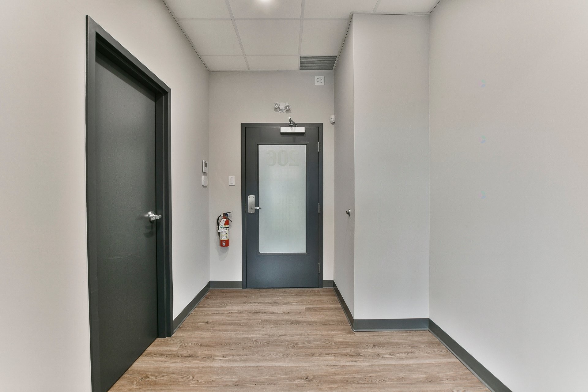 Office - 201-3305 Av. De La Gare, Mascouche, QC - Indoor Photo Showing Other Room