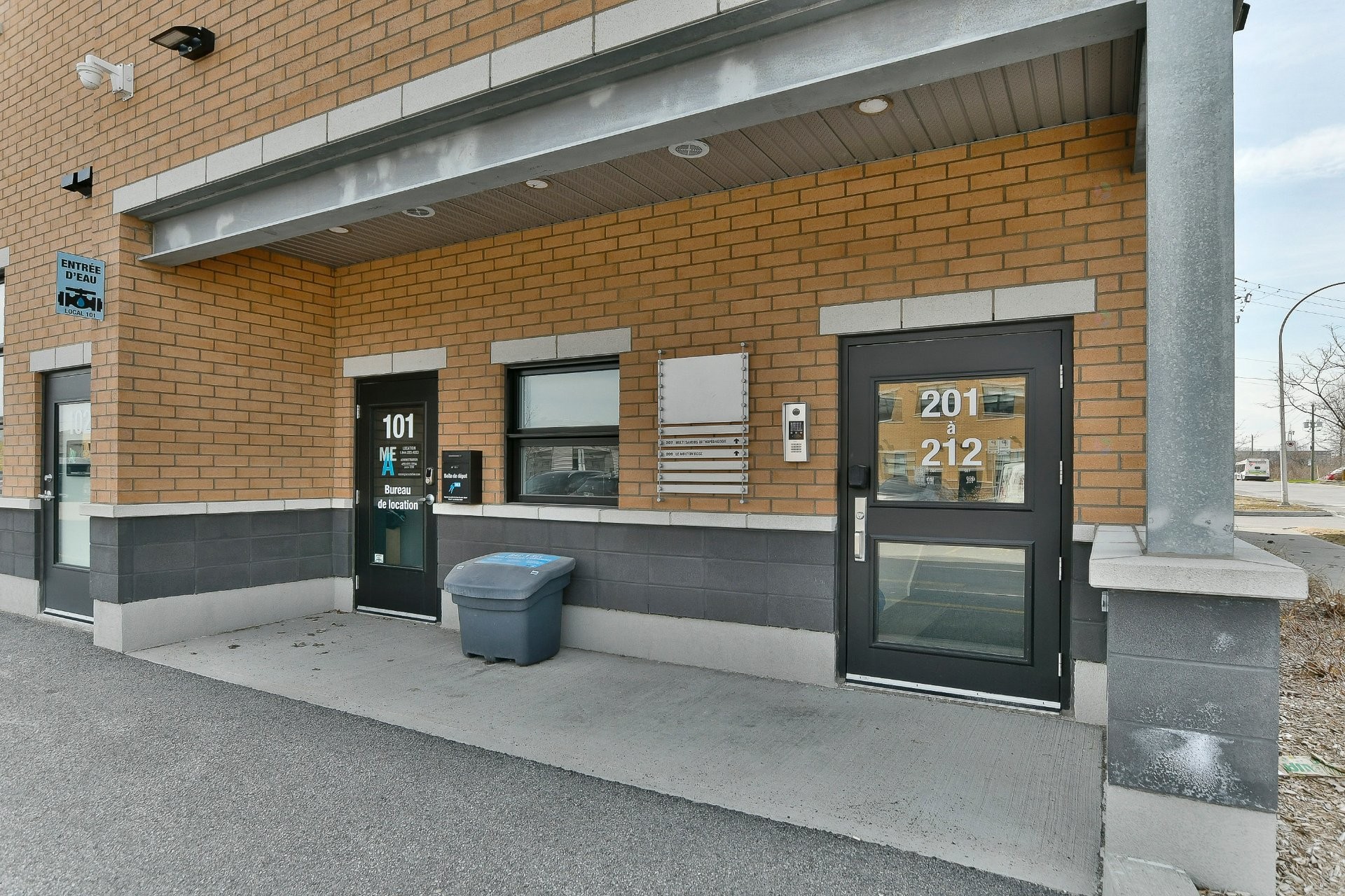 Front of Structure - 201-3305 Av. De La Gare, Mascouche, QC - Outdoor With Exterior