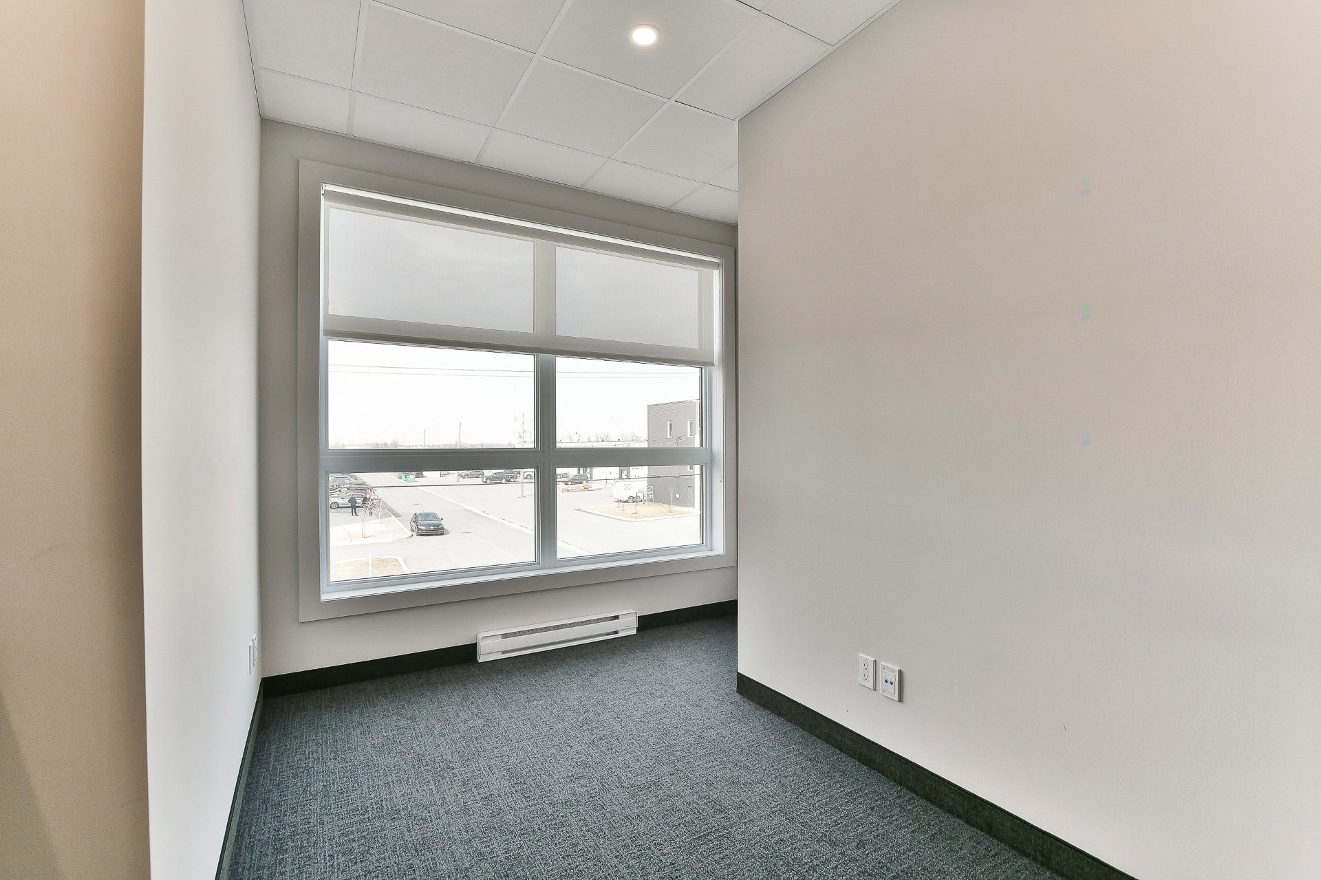 Office - 201-3305 Av. De La Gare, Mascouche, QC - Indoor Photo Showing Other Room