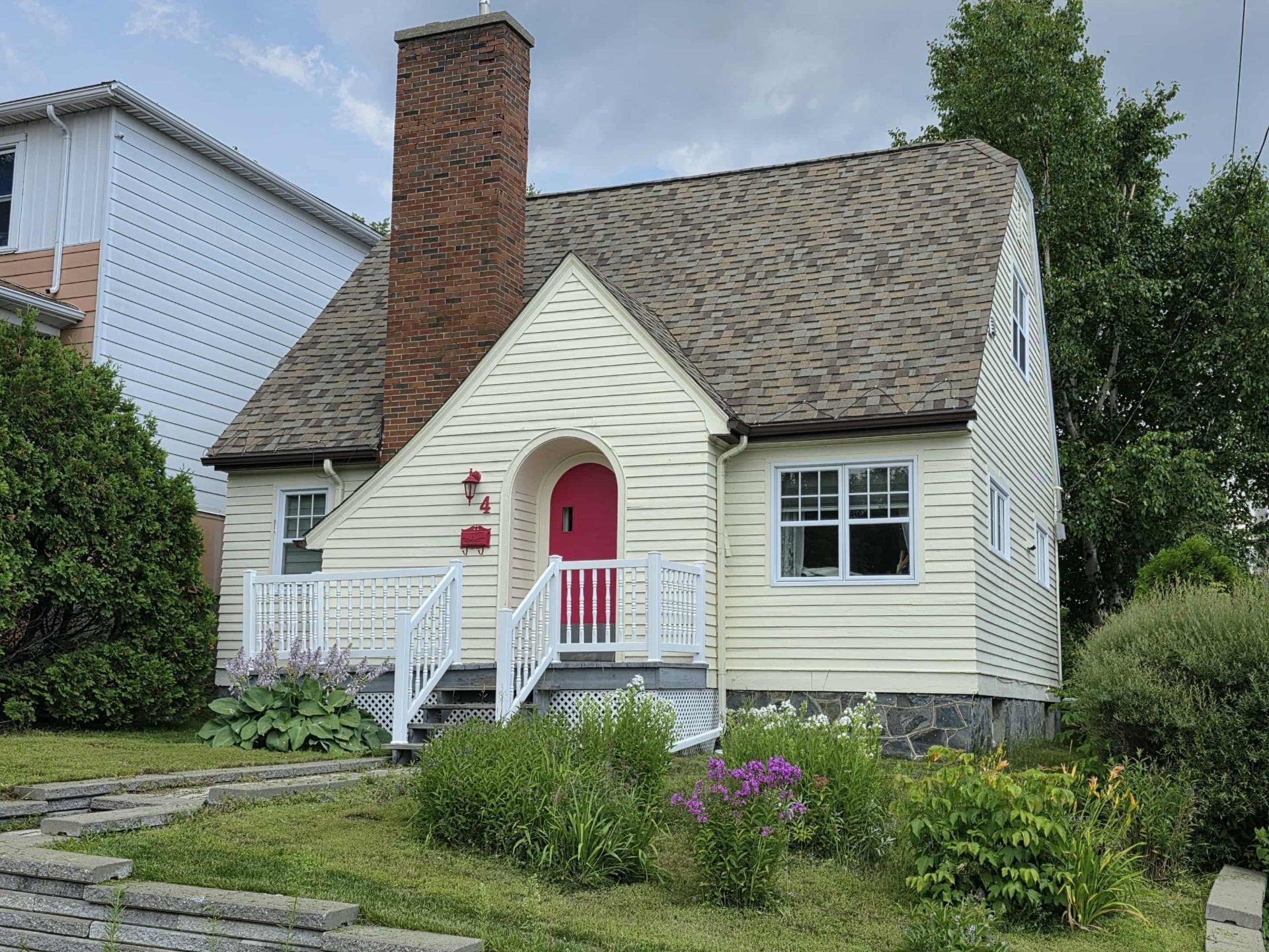 Front of Structure - 4 7E Rue, Rouyn-Noranda, QC - Outdoor