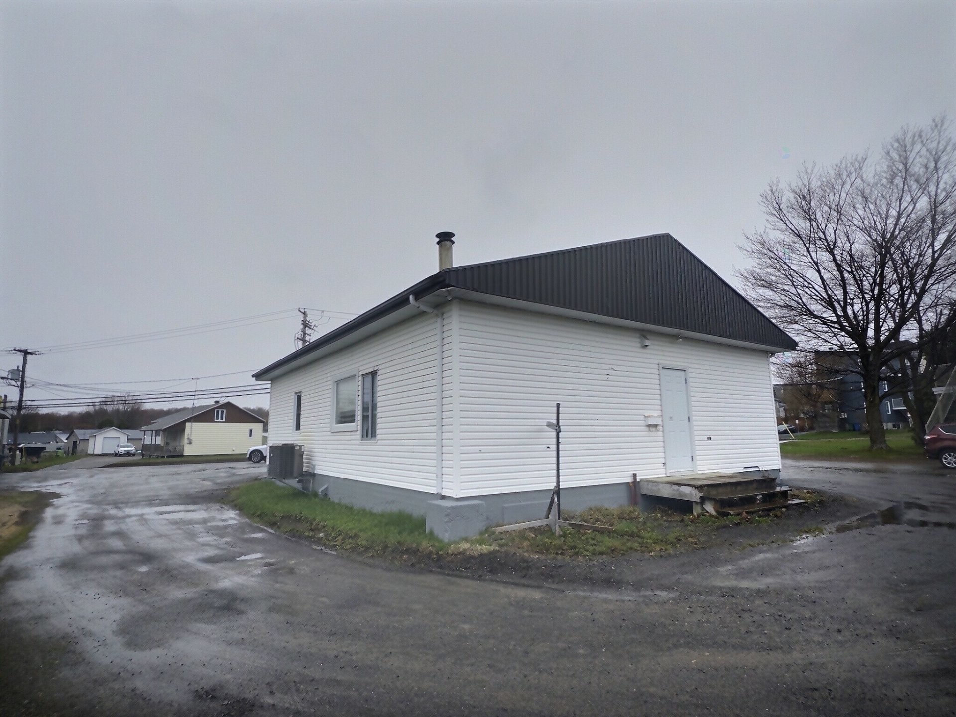 Face arrière - 1751 Av. Lapierre, Québec (La Haute-Saint-Charles), QC - Outdoor