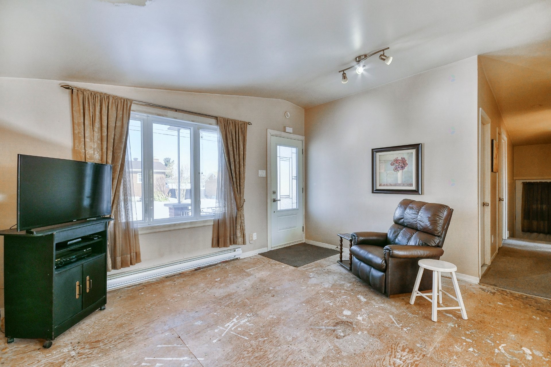 Salon - 658 - 658A 20E Rue, Saint-Jérôme, QC - Indoor