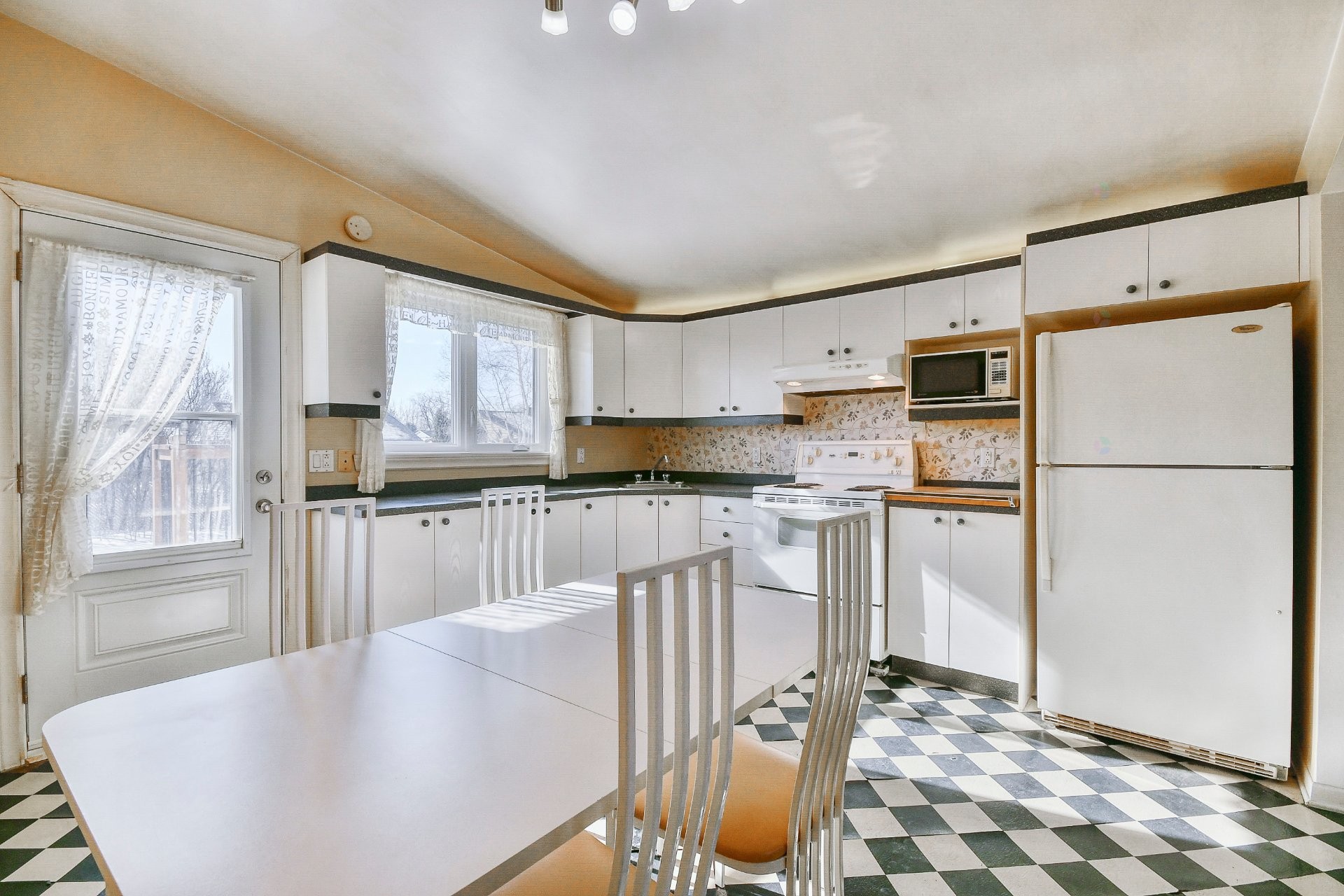 Cuisine - 658 - 658A 20E Rue, Saint-Jérôme, QC - Indoor Photo Showing Kitchen
