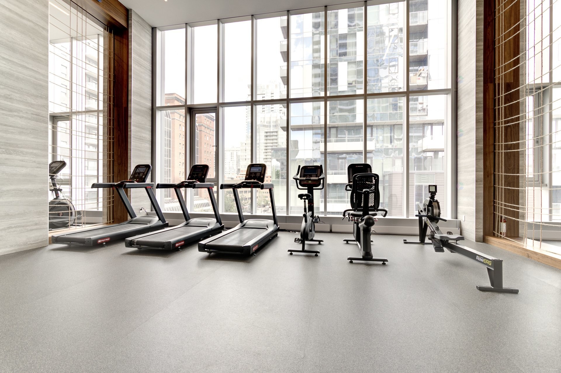 Exercise Room - 1210-1500 Boul. René-Lévesque O., Montréal (Ville-Marie), QC - Indoor Photo Showing Gym Room