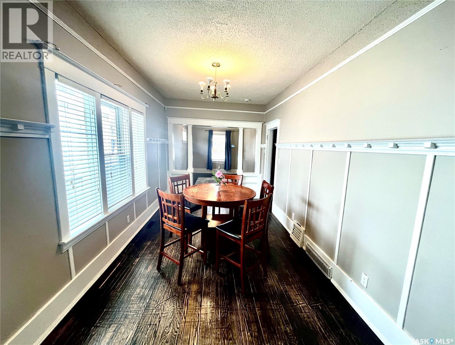 719 I Avenue S, Saskatoon, SK - Indoor