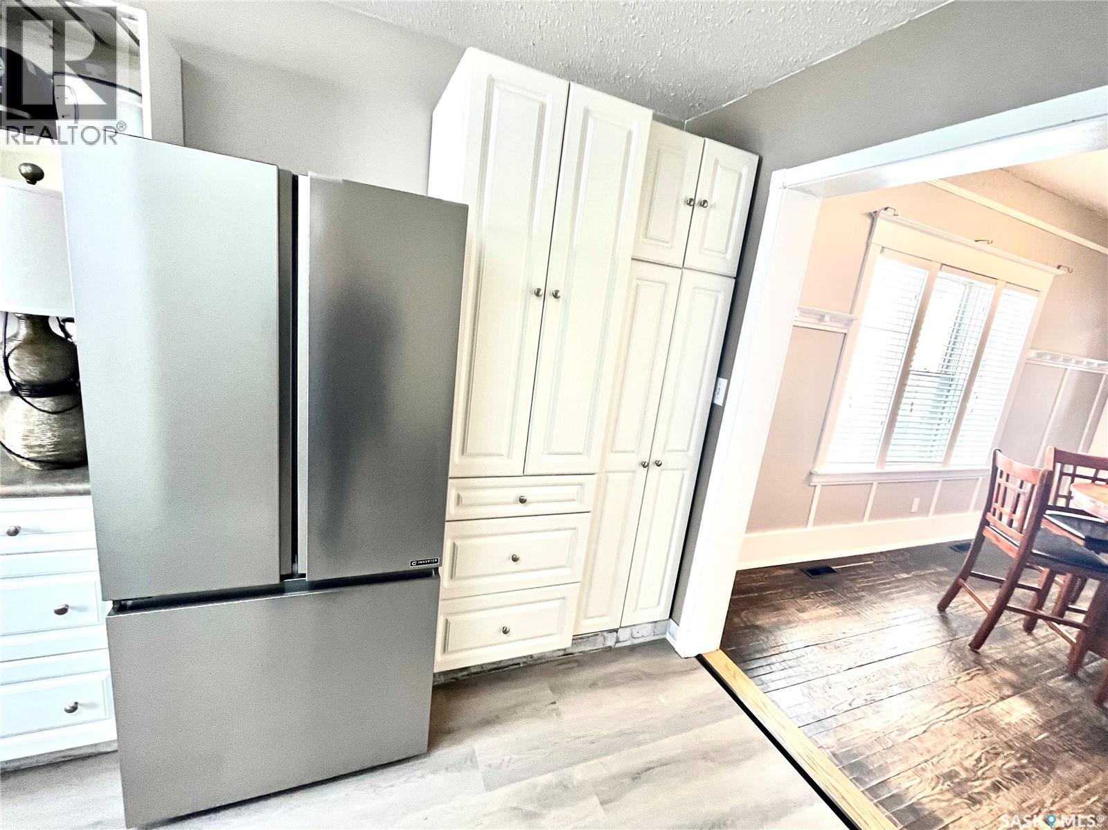 719 I Avenue S, Saskatoon, SK - Indoor