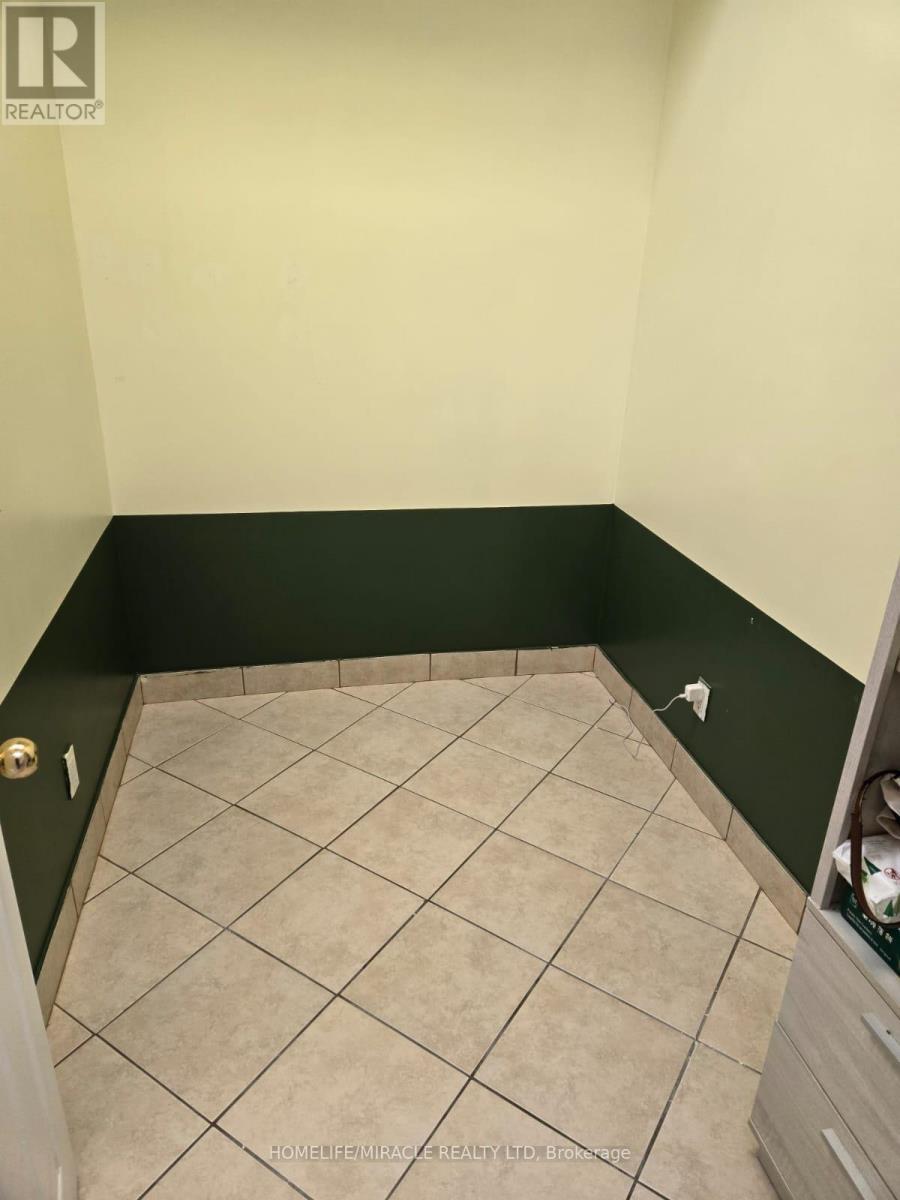 #16 - 9688 Leslie Street, Richmond Hill, ON