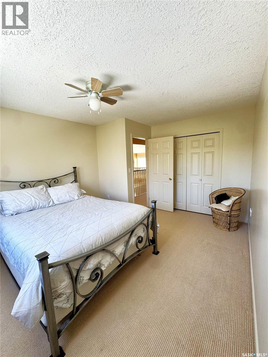 17 Eagle View Way, Elk Ridge, SK - Indoor Photo Showing Bedroom