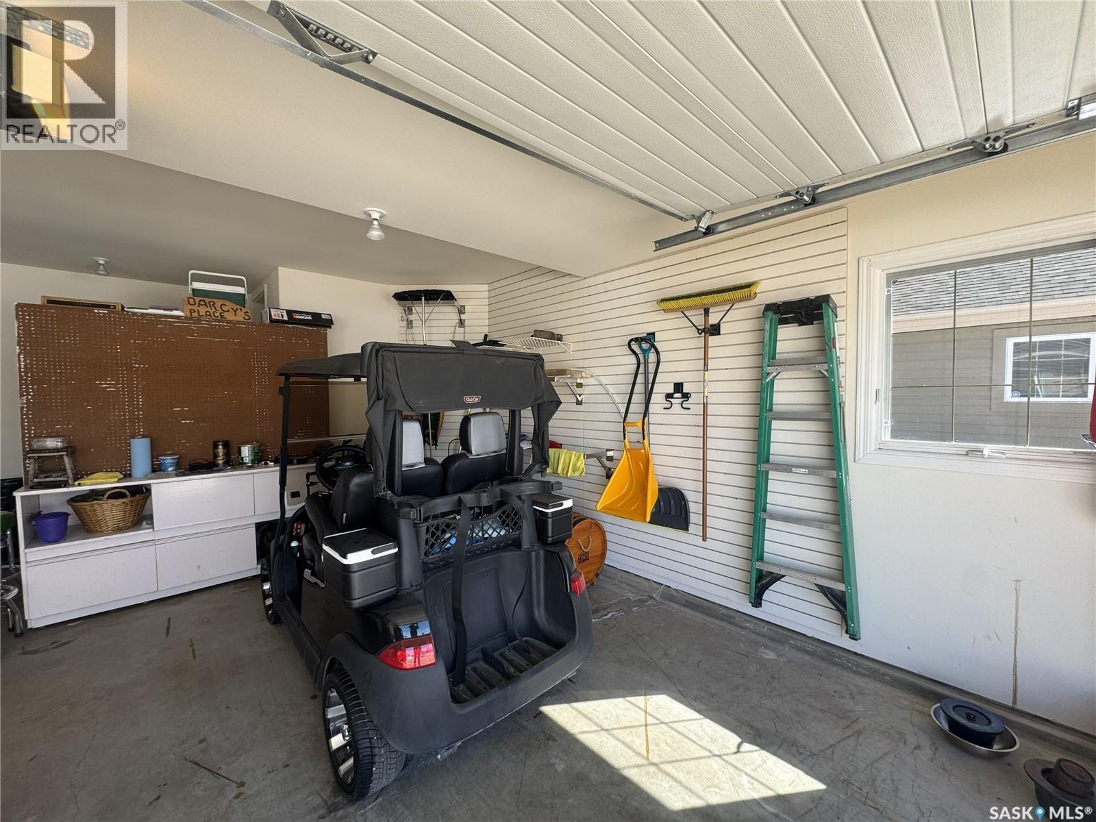 17 Eagle View Way, Elk Ridge, SK - Indoor Photo Showing Garage