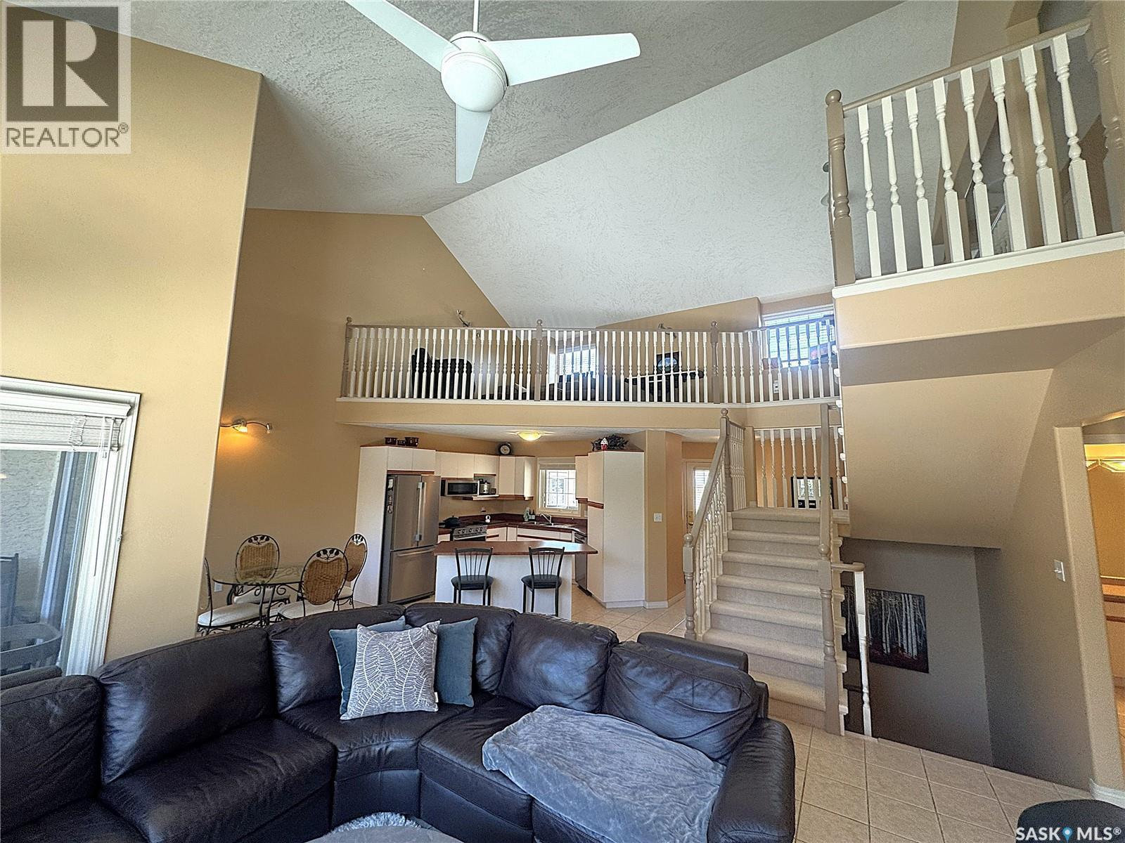 17 Eagle View Way, Elk Ridge, SK - Indoor Photo Showing Living Room
