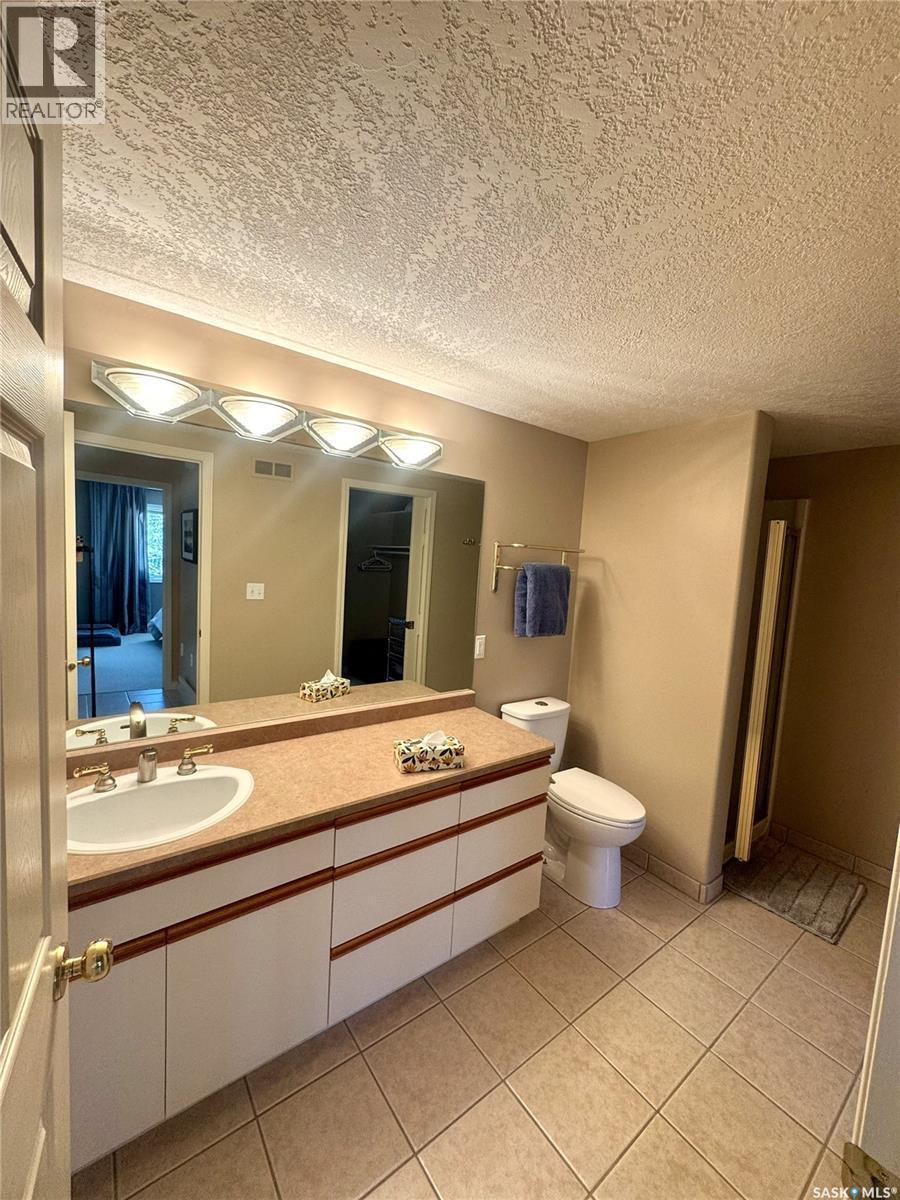 17 Eagle View Way, Elk Ridge, SK - Indoor Photo Showing Bathroom