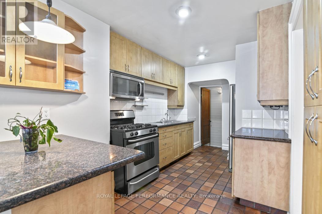 113 Fourth Avenue, Ottawa, ON - Indoor Photo Showing Kitchen