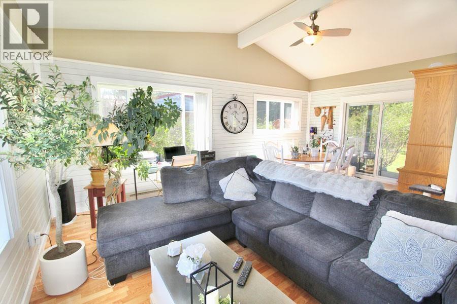 2130 Teal Boulevard, Masset, BC - Indoor Photo Showing Living Room