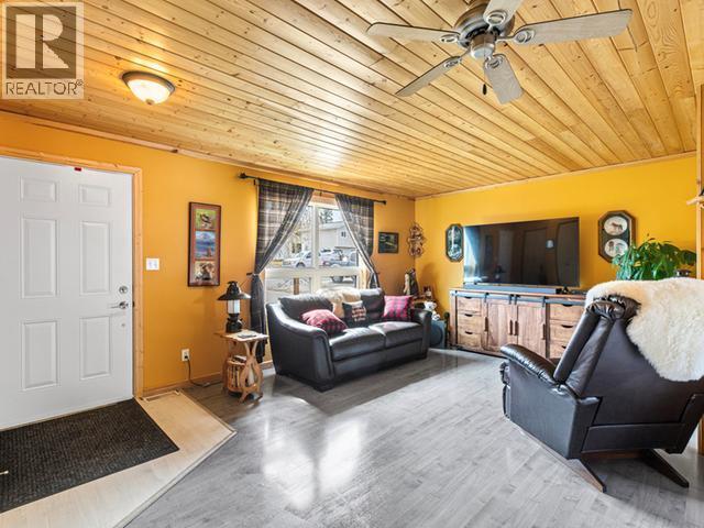 10 Williams Road, Whitehorse, YT - Indoor