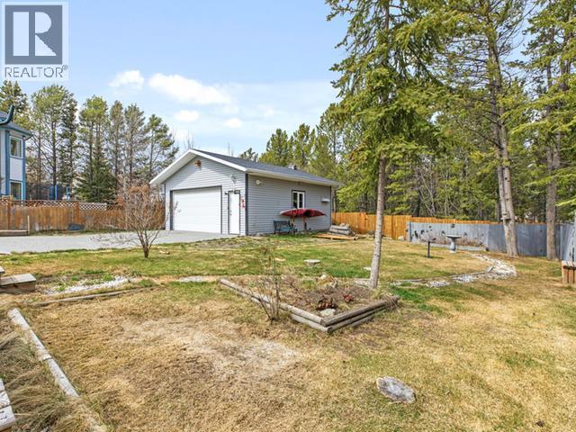 10 Williams Road, Whitehorse, YT - Outdoor