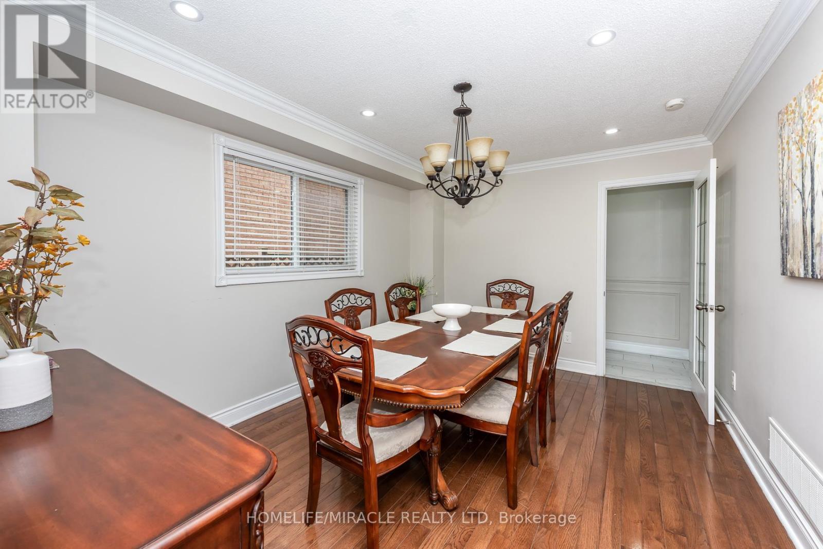 5457 Heritage Hills Boulevard, Mississauga, ON - Indoor Photo Showing Dining Room