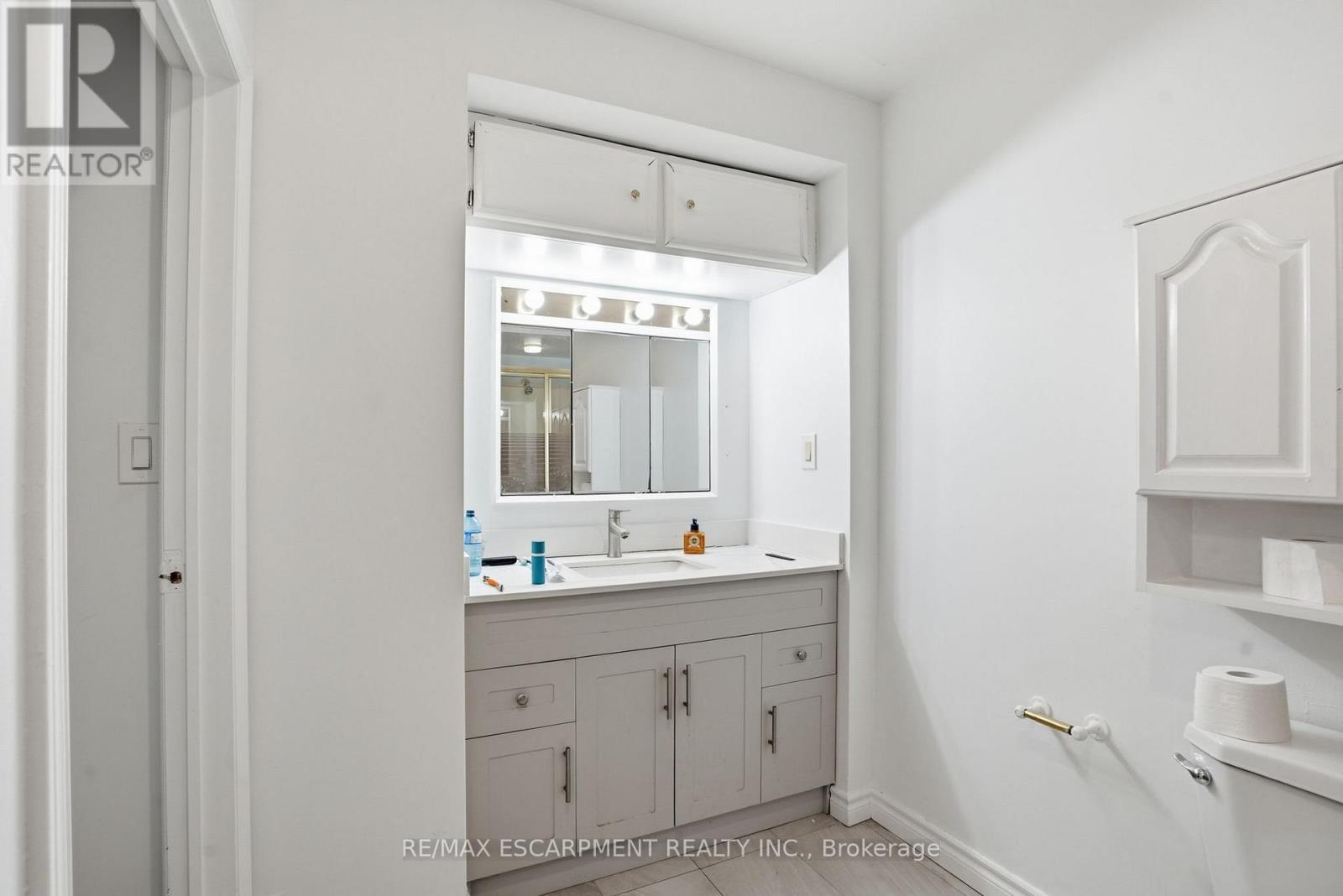1643 Glenburnie Road, Mississauga, ON - Indoor Photo Showing Bathroom