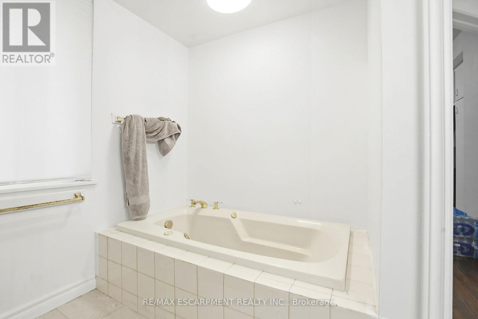 1643 Glenburnie Road, Mississauga, ON - Indoor Photo Showing Bathroom