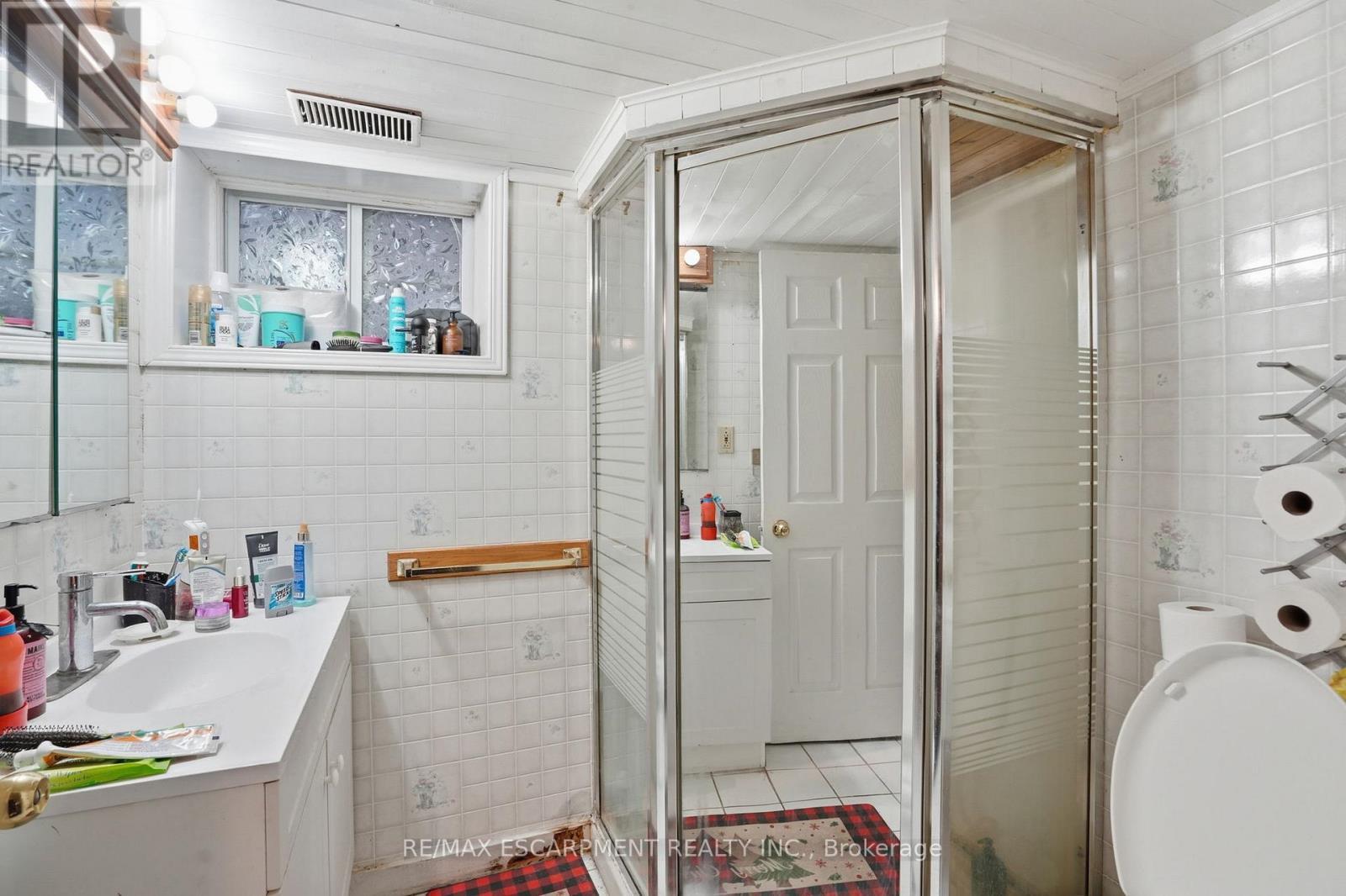 1643 Glenburnie Road, Mississauga, ON - Indoor Photo Showing Bathroom