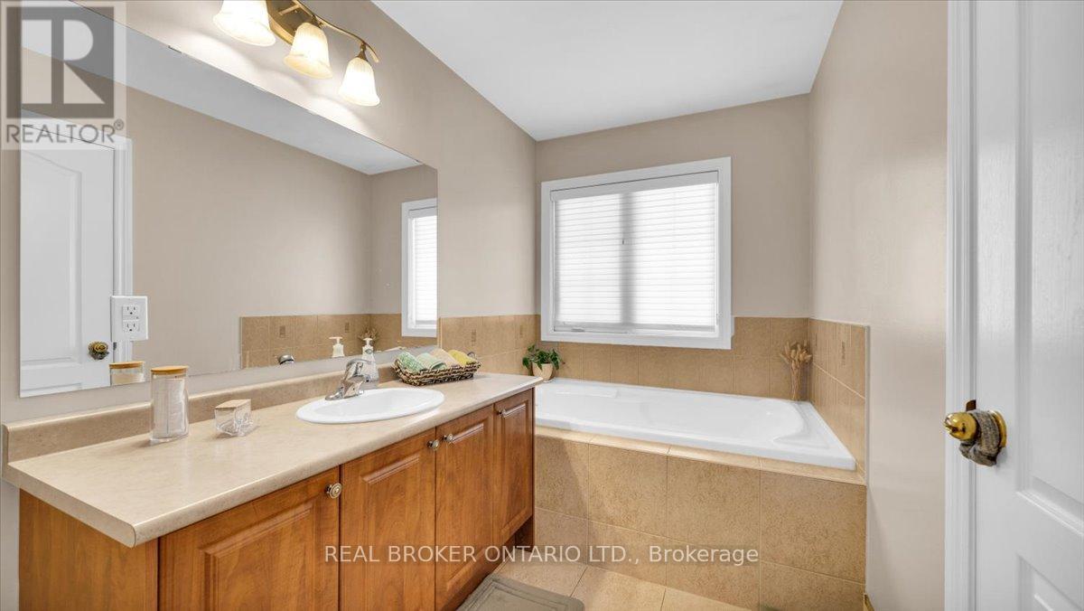 636 Serafini Crescent, Milton, ON