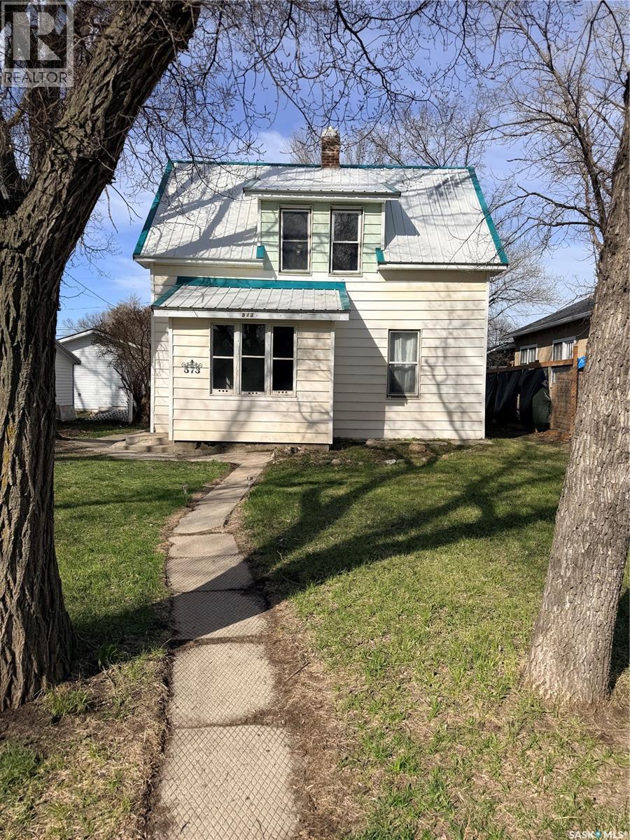 573 Centre Street, Shaunavon, SK - Outdoor